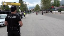 Denizli polisinden özel araçlara sigara denetimi