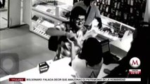 Hombre golpea a empleadas en tienda del Tren Suburbano de Tlalnepantla