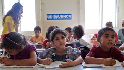 تفشي العنصرية في لبنان... نبش قبر طفل سوري وكاريكاتير ضد طلاب المدارس