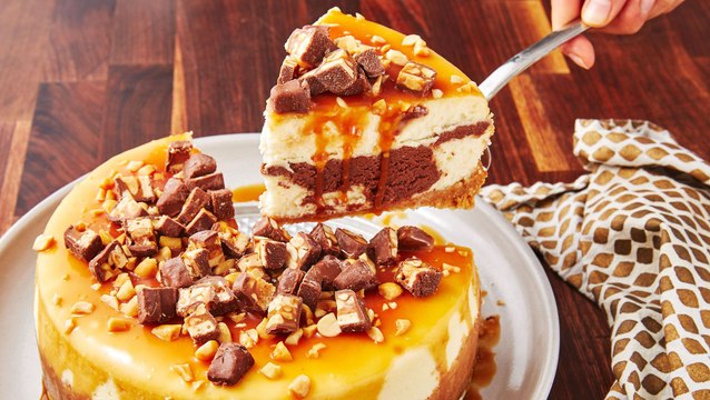 If You Love Snickers You NEED This Cheesecake In Your Life
