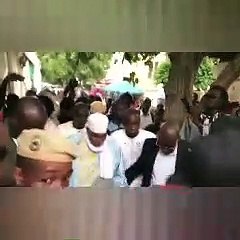 Accueil chaleureux de Me Wade à Keur Serigne Touba