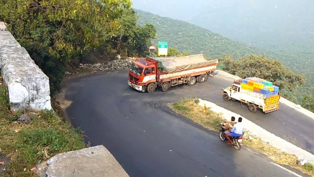 கனமழை காரணமாக திம்பம் மலைப்பகுதியில் தோன்றிய புதிய அருவிகளில் ஆர்ப்பரித்துக்கொட்டும் வெள்ளம்-Dhimbam