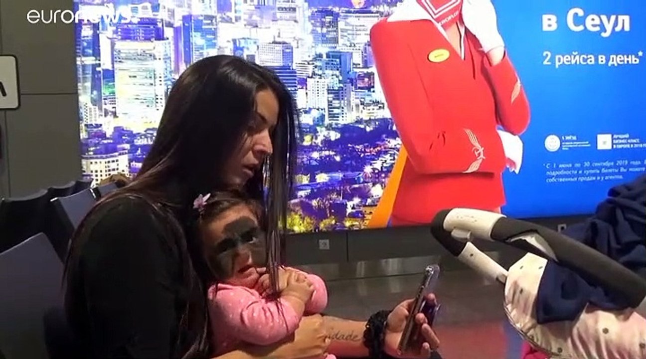 فيديو: أم روسية في رحلة بحث عن شفاء لمرض جلدي نادر أصاب رضيعتها