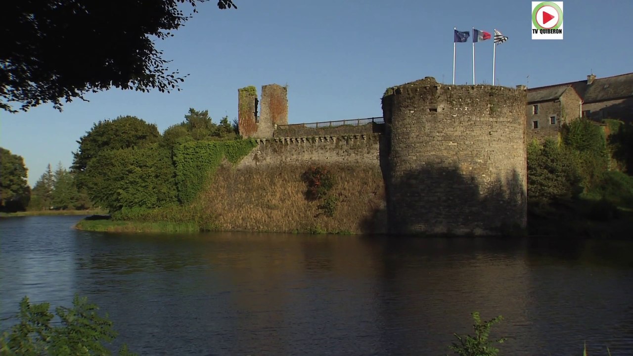 Corlay  |  Le Roi du Chateau - Bretagne Télé