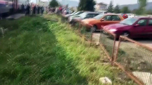 Hemzemin geçitten karşıya geçmeye çalışan yaşlı kadına tren çarptı