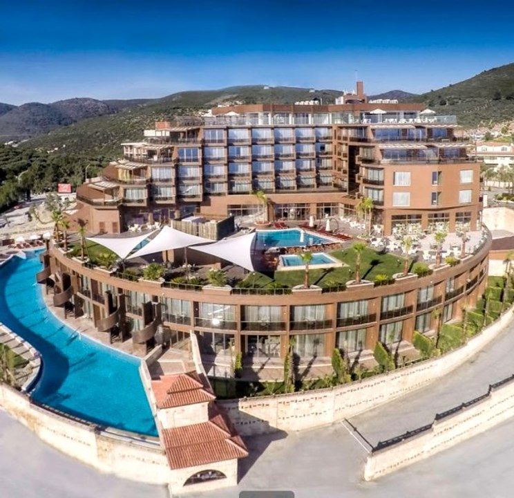 Kuşadası'nda ünlü 5 yıldızlı otel icradan satışa çıkarıldı