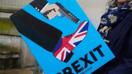 Tüntetők várták Boris Johnsont Manchesterben