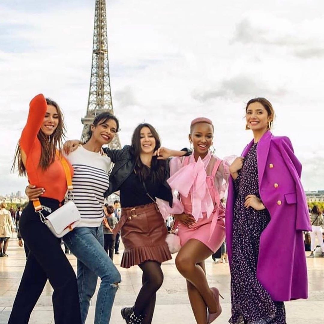 شاهدي أسيل عمران عارضة أزياء على الـCatwalk في أسبوع باريس للموضة - فيديو  Dailymotion
