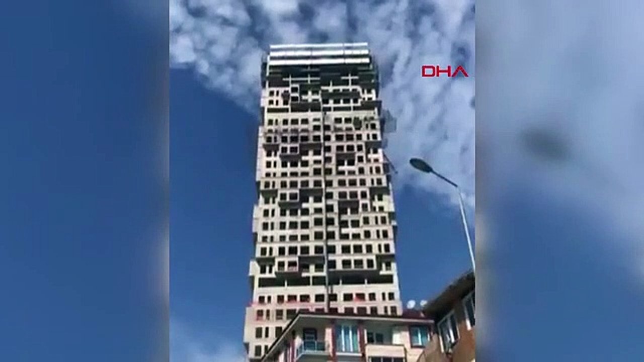 İstanbul'daki deprem binayı böyle salladı