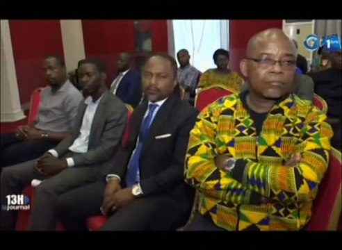RTG / Réunion mensuelle des agents de Gabon Télévision avec le DG