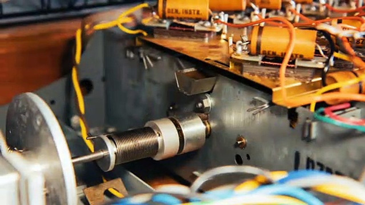 Présentation de l'instrument virtuel Hammond B-3X d'IK Multimedia