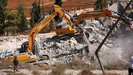 - İsrail Ordusu, Batı Şeria'da Bir Filistinlinin Evini Yıktı