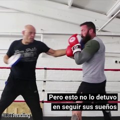 Lewis perdió una pierna en Afganistán, pero eso no lo detuvo para convertirse en boxeador