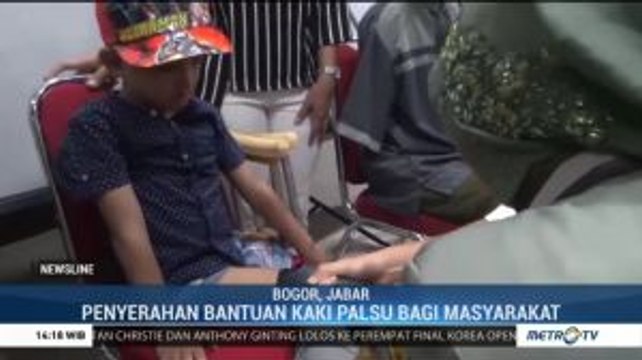 Kick Andy Foundation Serahkan Bantuan Kaki Palsu