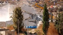 - İsrail Ordusu, Batı Şeria'da Bir Filistinlinin Evini Yıktı