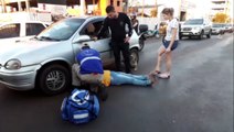 Mulher fica ferida após bater com carro na Rua Manaus