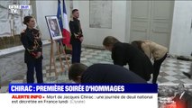 Les images des Français qui ont rendu hommage à Jacques Chirac cette nuit à l'Élysée et devant l'hôtel de ville de Paris