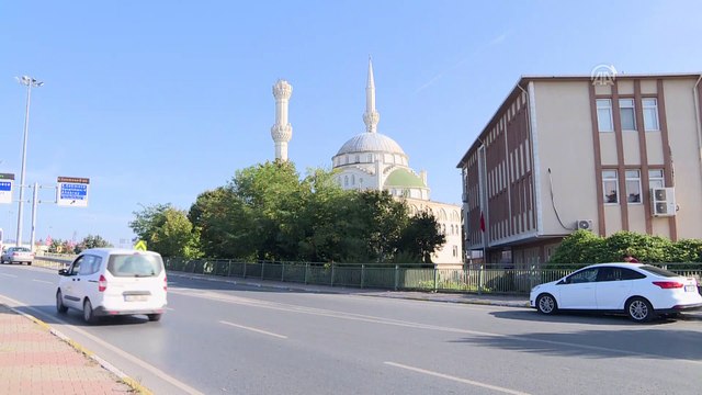 Minaresi yıkılan Avcılar Merkez Camisi etrafında güvenlik önlemleri alındı - İSTANBUL