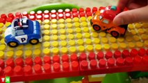 Videos de coches de juguete para niños _ LOS COLORES