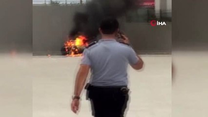 Sinop'ta hastane bahçesinde otomobil alev alev böyle yandı