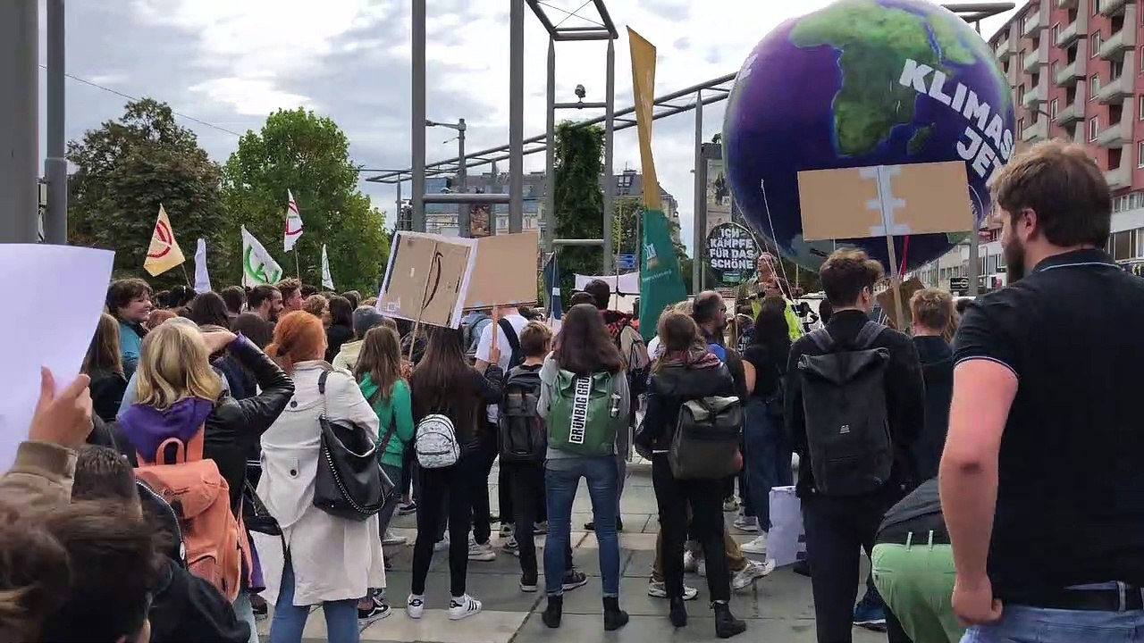 Earth Strike Praterstern Wir sind da