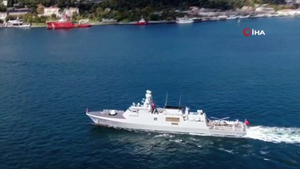 Download Video: Preveze Deniz zaferinin 481'inci yıl dönümünde Türk Deniz Kuvvetleri Komutanlığı savaş gemileri İstanbul Boğazı'ndan geçiş yaparak Barbaros Hayrettin Paşa'nın türbesini selamlıyor. Savaş gemilerinin geçişi, İstanbul Boğazı'nda görsel bir