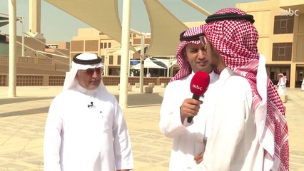 مدير جامعة الإمام يستمع لأسئلة طلابه حول مواقف السيارات والمطاعم والباصات الترددية