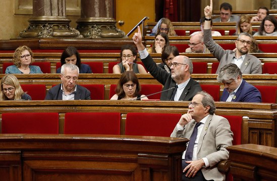 Tertulia de Federico: El parlamento catalán abraza la violencia