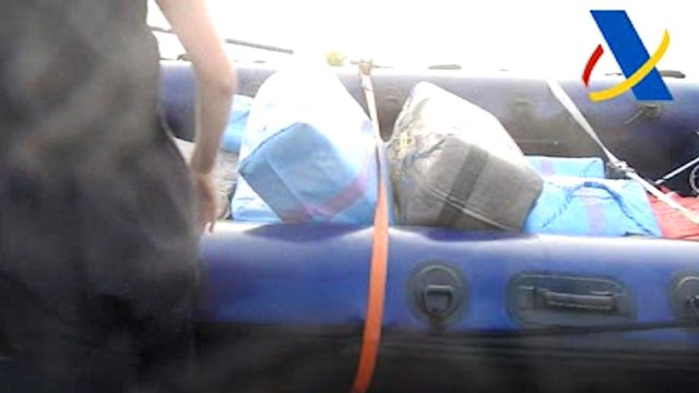 Localizados unos 555 kilos de hachís en aguas del Estrecho