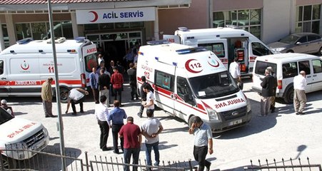 Son dakika: Hakkari'de öğrenci servisi şarampole devrildi: 2 ölü, 5 yaralı