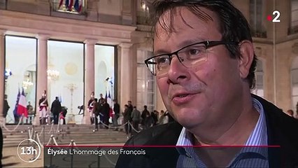 Mort de Jacques Chirac : les Français se pressent à l'Élysée pour lui rendre hommage