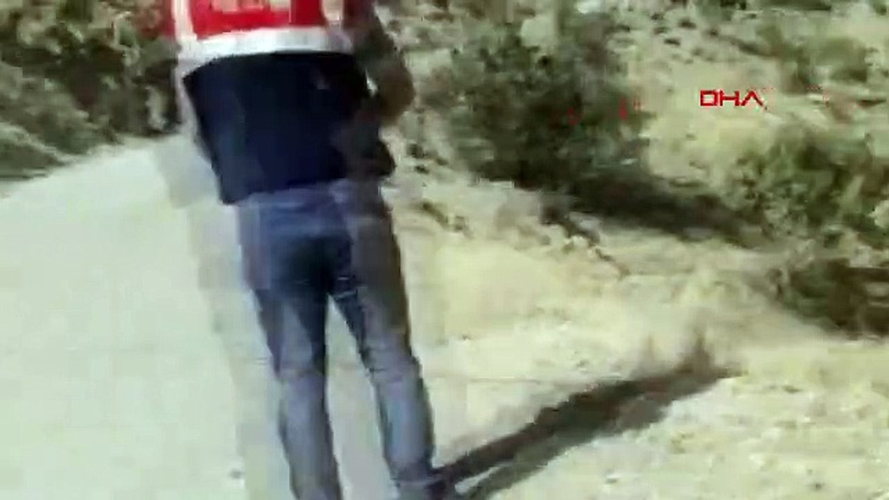 Öğrenci servisi şarampole yuvarlandı: Ölü ve yaralılar var