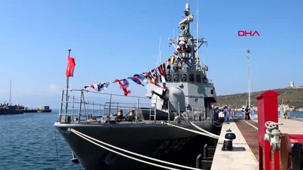İzmir foça'da deniz kuvvetleri günü'nde savaş gemileri ziyarete açıldı