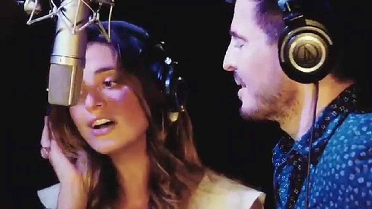 Vincent Niclo dévoile le duo qu'il a formé avec la comédienne Laëtitia Milot pour son nouveau titre : "Loin d'ici" - VIDEO