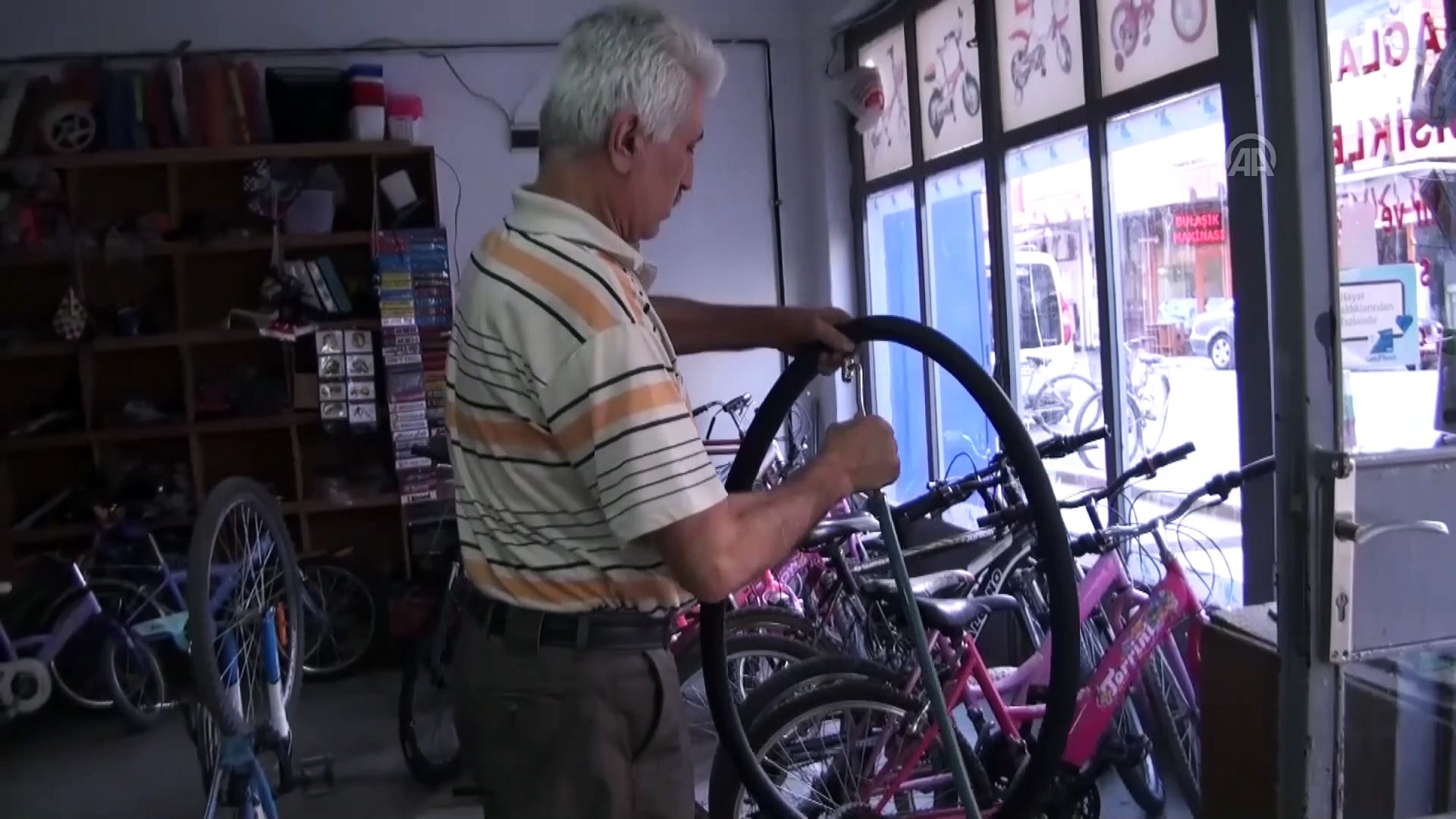 45 yıldır bisiklet tamir ediyor - ANKARA - Dailymotion Video