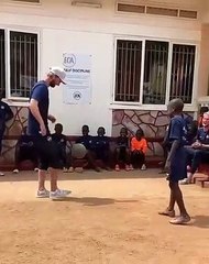 Talentueux ! Un petit ougandais qui manie le ballon comme CR7