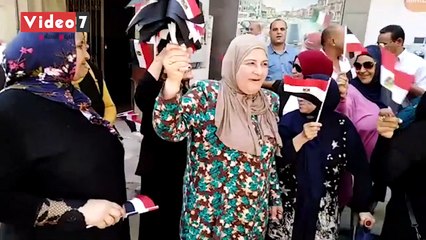 "الجزيرة فين الشعب المصري أهوه" هكذا هتف المصريون في عدة مناطق بالجيزة، بعدما نظموا وقفات سلمية لدعم الدولة المصرية.