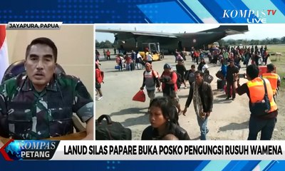 TNI AU Angkut Pengungsi Wamena ke Lanud Silas Papare