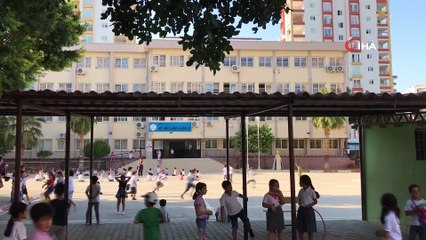 Kadın öğretmene veliden darp