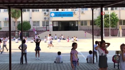 Kadın öğretmene veliden darp