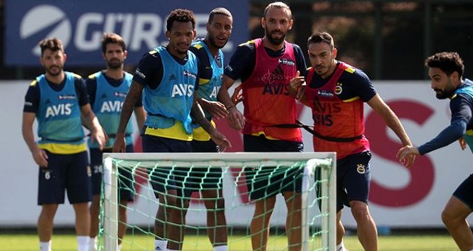 Fenerbahçe'de Hasan Ali ve Isla takımla birlikte çalıştı