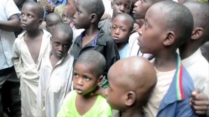 나이지리아 이슬람학교서 족쇄 찬 어린이 등 3백여 명 구출 / YTN