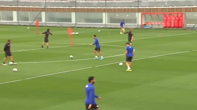 El Athletic prepara su partido contra un Valencia en horas bajas