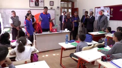 Erzurumlu minikler afet çantası hazırlamayı öğrendi