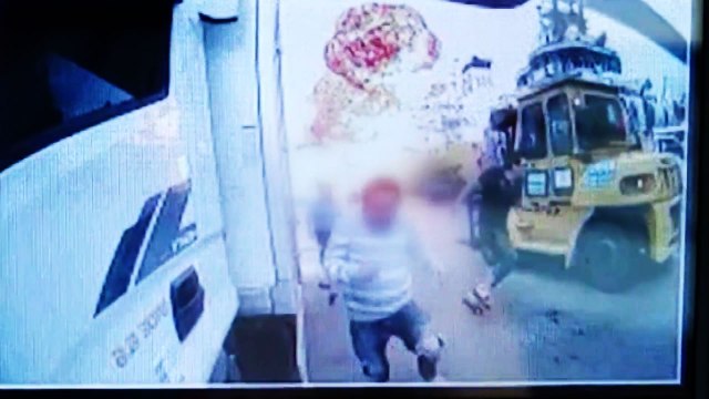 울산 부두에서 대형 선박 2척 화재... 한국인 선원 포함 대부분 구조 / YTN