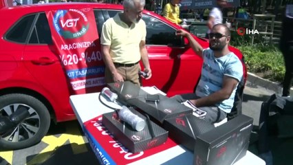 Millet bahçesinde bir araya gelen yüzlerce lüks minibüs havadan görüntülendi