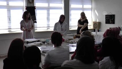 Ustalar bilgi ve becerilerini gelecek nesillere aktarıyor