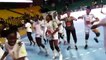 les lionnes dansent avec les supporters au Dakar Arena