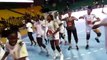 les lionnes dansent avec les supporters au Dakar Arena