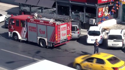 Avcılar E-5'te trafiği kilitleyen kaza